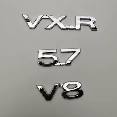 thương hiệu logo xe hơi Áp dụng cho Toyota Rand Cool Luzawa V8 Chữ Metal Logo Logo 5.7 Chuyển vị sau nhãn đuôi để dán nhãn đuôi VXR decal dán xe ô tô decal dán xe ô to tải